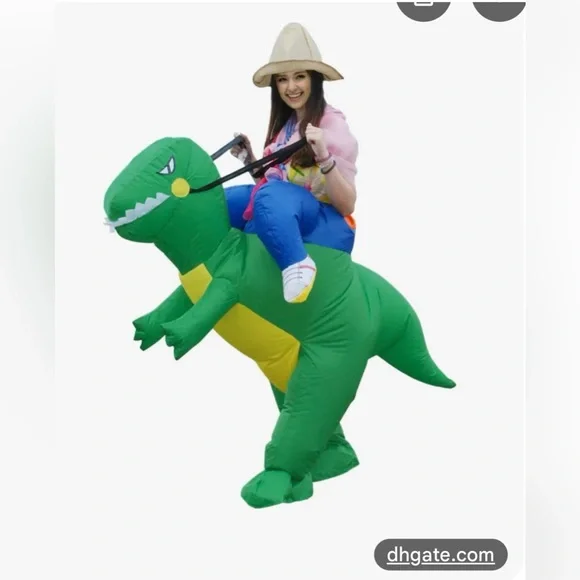Inflatable dinosaur costumes x 3 for the family! - Picture 3 of 3